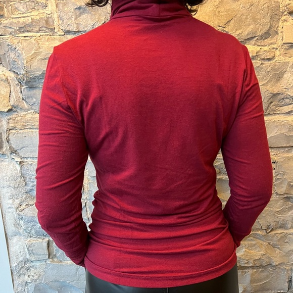Lilikoi Red Turtleneck Medium - Picture 3 of 4